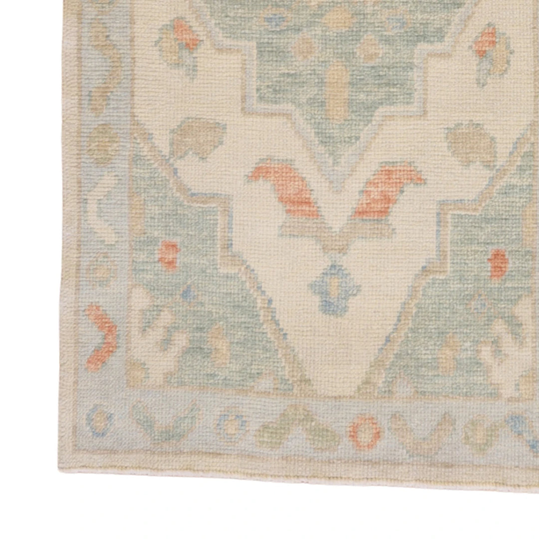 2'7" x 5'6" BEIGE AND BLUE OUSHAK GEOMETRIC TURKISH RUG