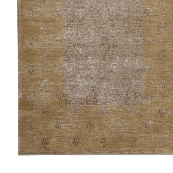 4'1" x 6'0" TAUPE AND GOLD MODERN NEPALESE RUG