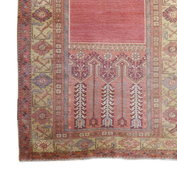 4'5" x 7'9" PINK AND GOLD OUSHAK SEMIANTIQUE TURKISH RUG