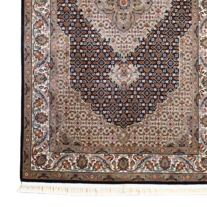 3'1" x 5'4" BLACK AND IVORY TABRIZ FISH DESIGN INDIAN RUG