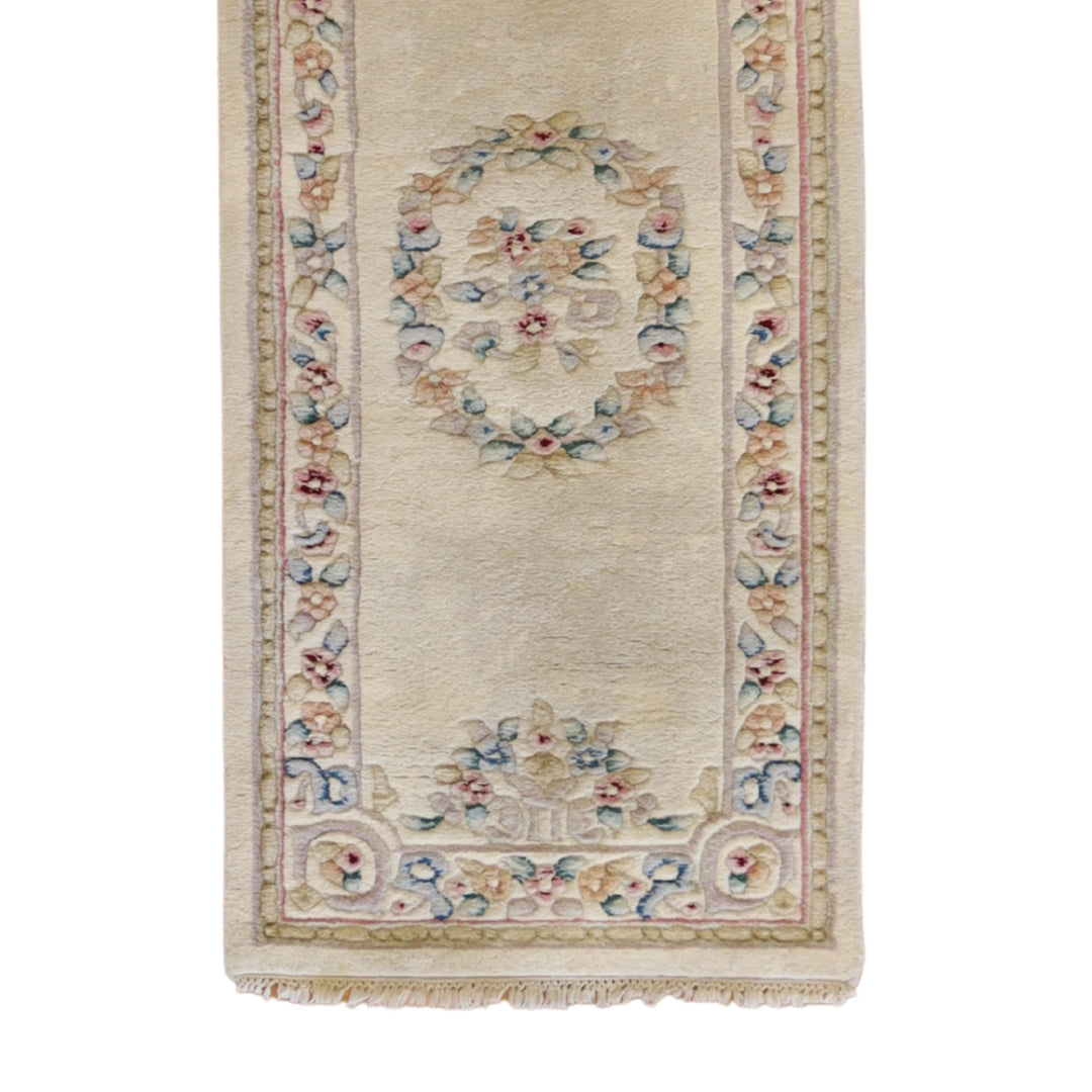 2'8" x 7'11" IVORY AND BEIGE AUBUSSON FLORAL INDIAN RUG