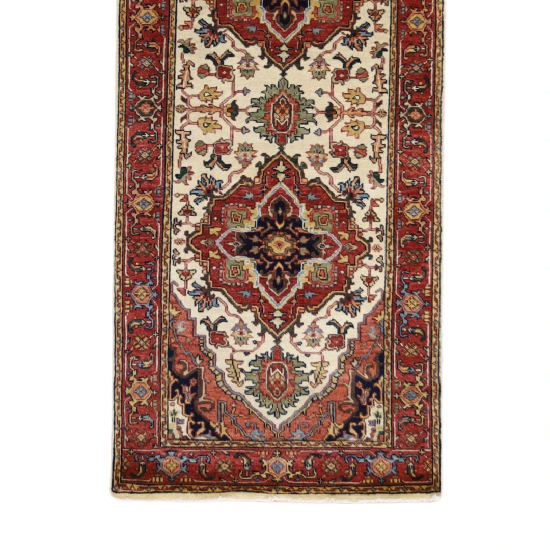 2'8" x 6'3" IVORY AND RED SERAPI GEOMETRIC INDIAN RUG