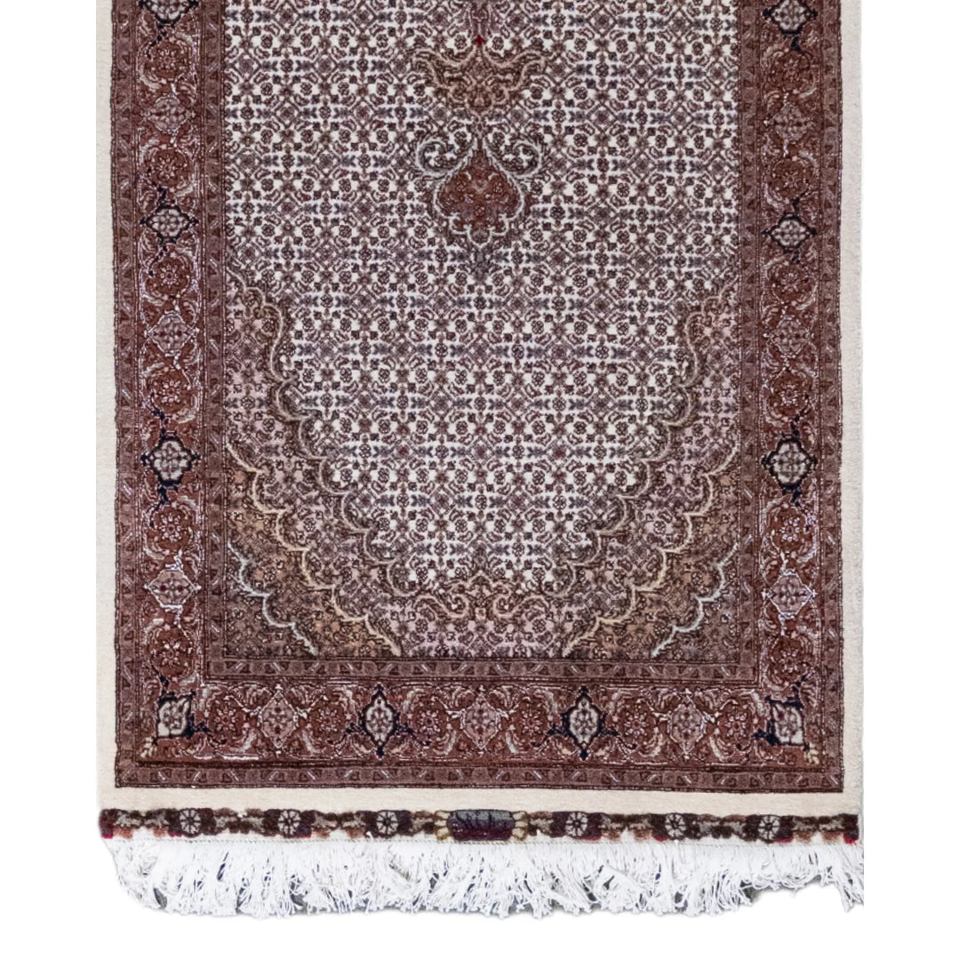 2' 6" x 6' 9" - BEIGE AND ROSE TABRIZ FISH DESIGN PERSIAN RUG ( 76 x 206 CM )