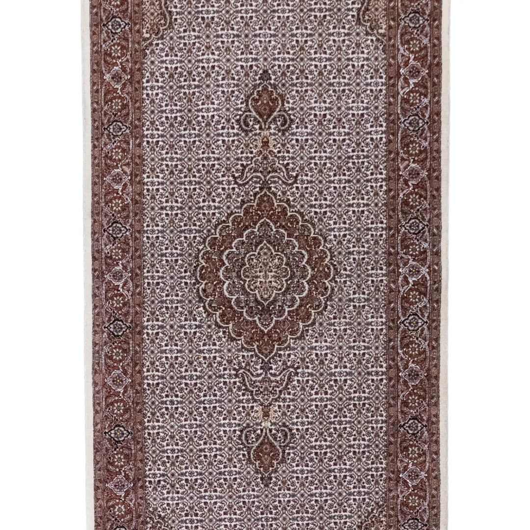 2' 7" x 6' 11" - BEIGE AND ROSE TABRIZ FISH DESIGN PERSIAN RUG ( 79 x 211 CM )