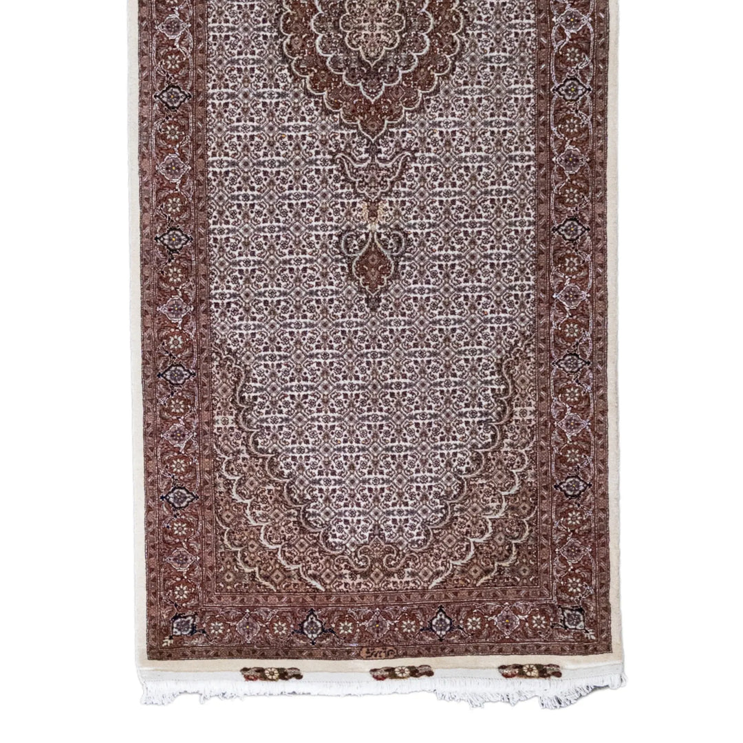 2' 7" x 6' 11" - BEIGE AND ROSE TABRIZ FISH DESIGN PERSIAN RUG ( 79 x 211 CM )