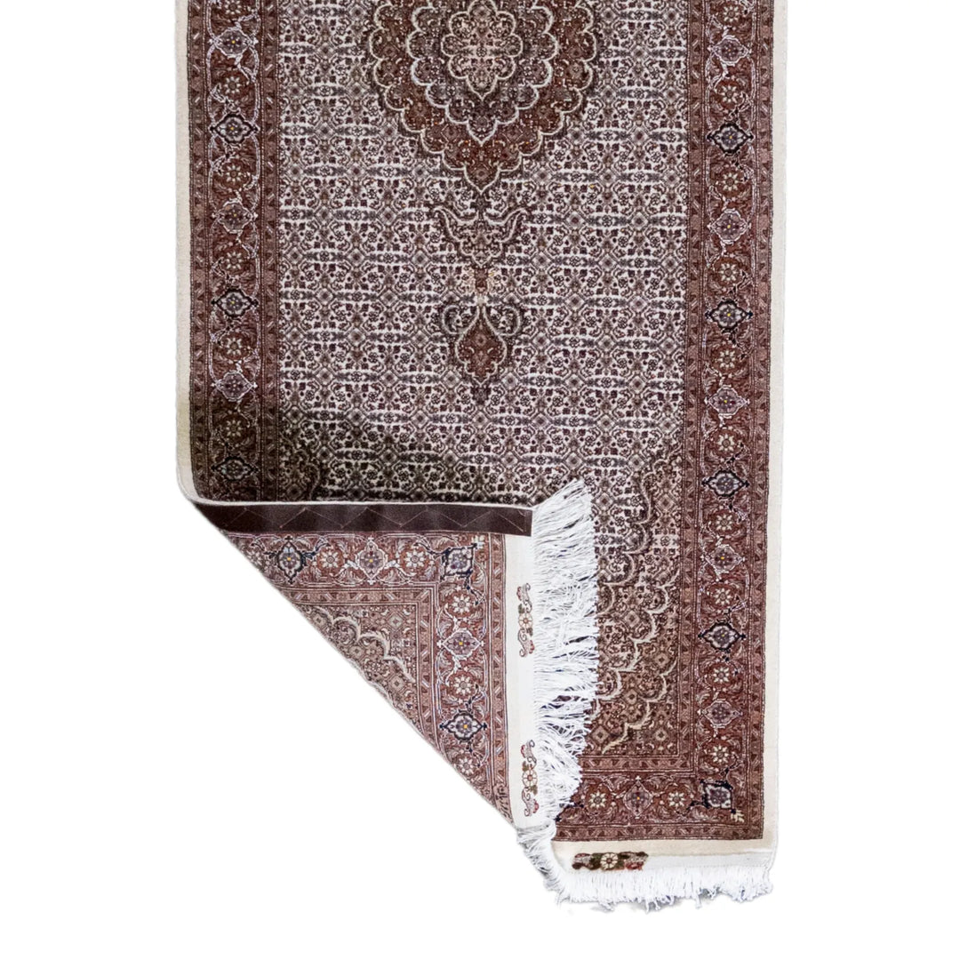 2' 7" x 6' 11" - BEIGE AND ROSE TABRIZ FISH DESIGN PERSIAN RUG ( 79 x 211 CM )