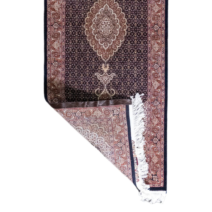 2' 7" x 6' 8" - NAVY AND ROSE TABRIZ FISH DESIGN PERSIAN RUG ( 79 x 203 CM )