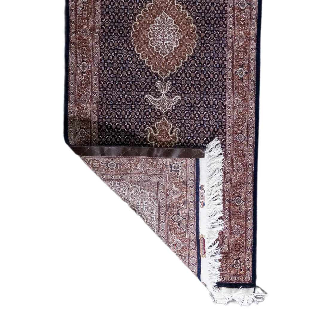 2' 7" x 6' 6" - NAVY AND ROSE TABRIZ FISH DESIGN PERSIAN RUG ( 79 x 198 CM )