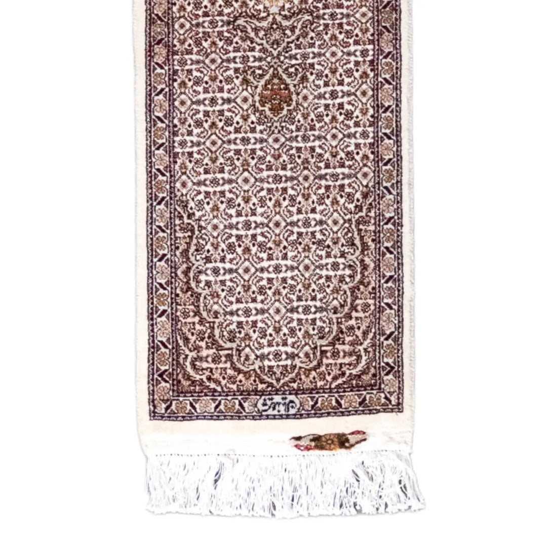 1' 3" x 4' 8" - BEIGE AND GRAY TABRIZ FISH DESIGN PERSIAN RUG ( 38 x 142 CM )