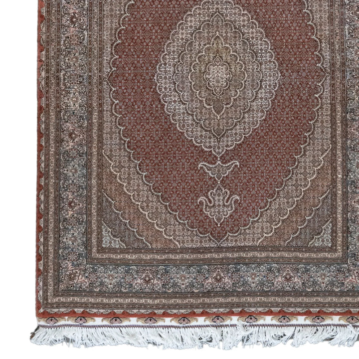 4' 11" x 6' 9" - BEIGE AND GREEN TABRIZ FISH DESIGN PERSIAN RUG ( 150 x 206 CM )