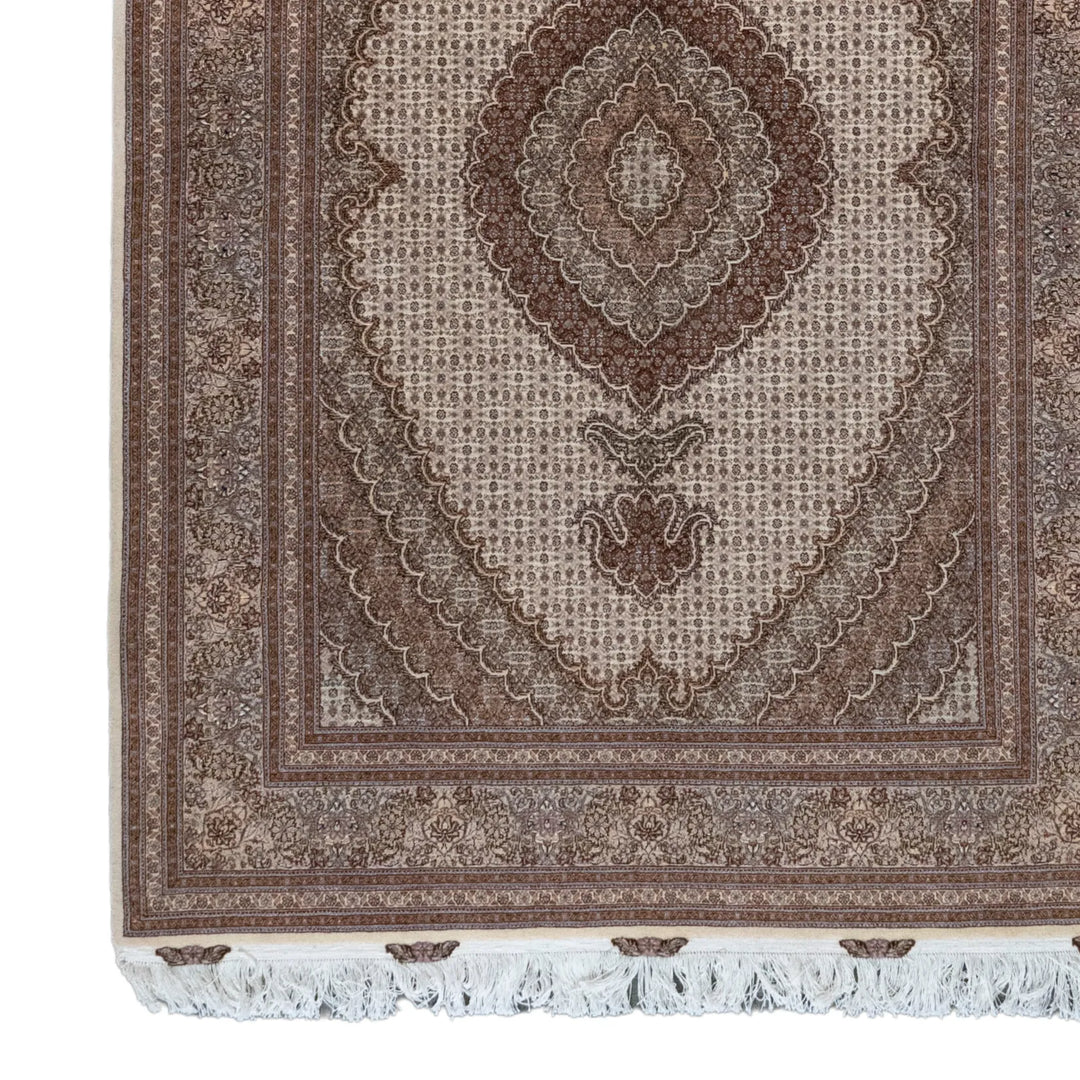 4' 11" x 7' 1" - BEIGE AND ROSE TABRIZ FISH DESIGN PERSIAN RUG ( 150 x 216 CM )