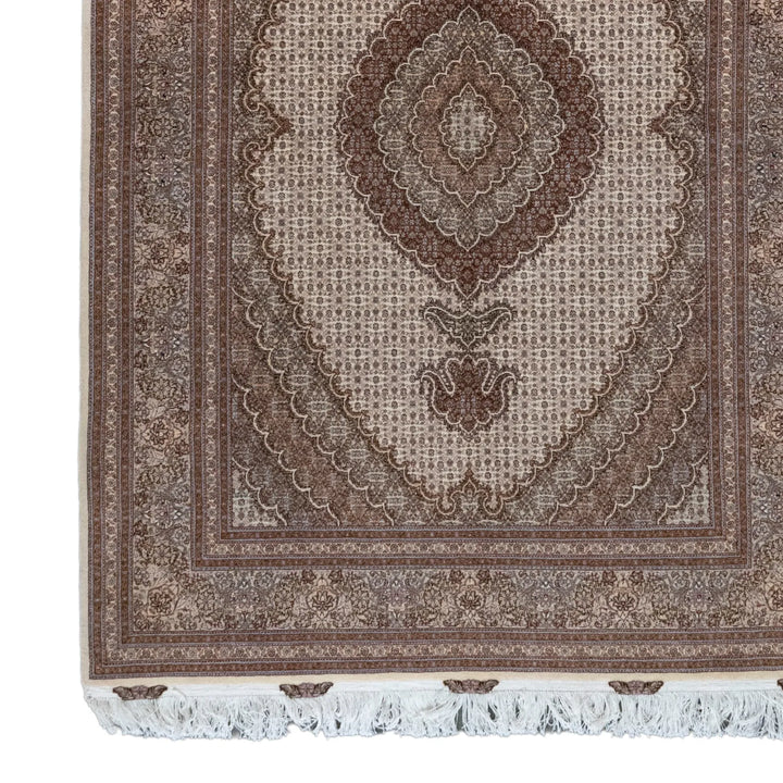 4' 11" x 7' 1" - BEIGE AND ROSE TABRIZ FISH DESIGN PERSIAN RUG ( 150 x 216 CM )