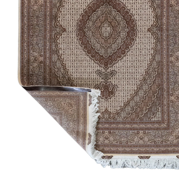 4' 11" x 7' 1" - BEIGE AND ROSE TABRIZ FISH DESIGN PERSIAN RUG ( 150 x 216 CM )