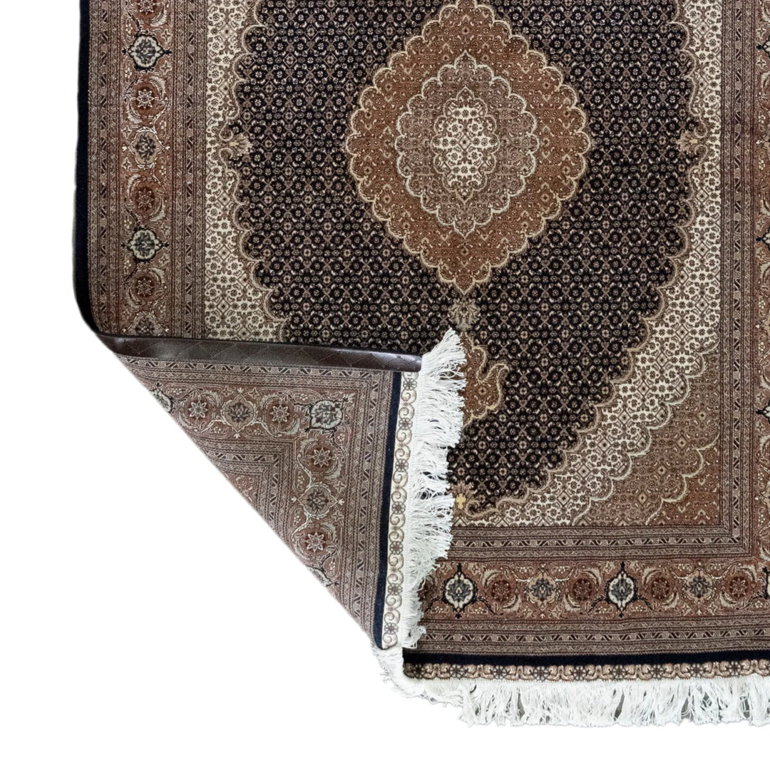 4' 10" x 6' 8" - NAVY AND ROSE TABRIZ FISH DESIGN PERSIAN RUG ( 147 x 203 CM )