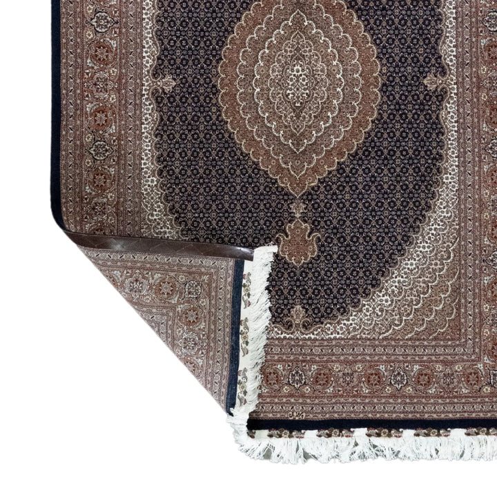 4' 10" x 6' 11" - NAVY AND ROSE TABRIZ FISH DESIGN PERSIAN RUG ( 147 x 211 CM )