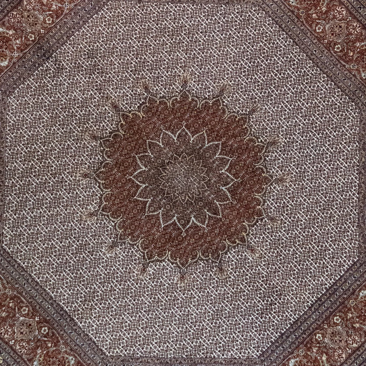 6' 7" x 6' 7" - BEIGE AND ROSE TABRIZ FISH DESIGN PERSIAN RUG ( 200 x 200 CM )