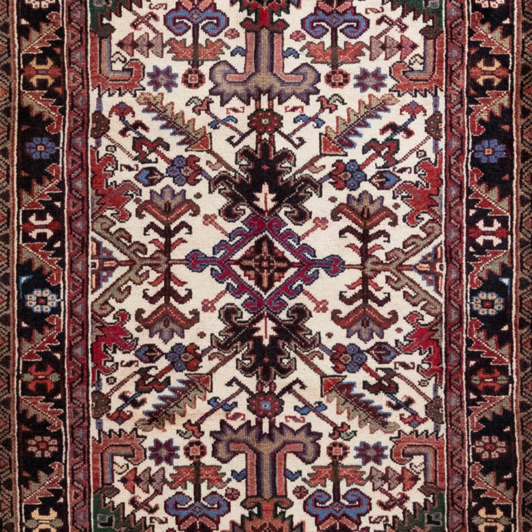 3' 3" x 4' 11" - BEIGE AND BLACK HERIZ GEOMETRIC PERSIAN RUG ( 99 x 150 CM )