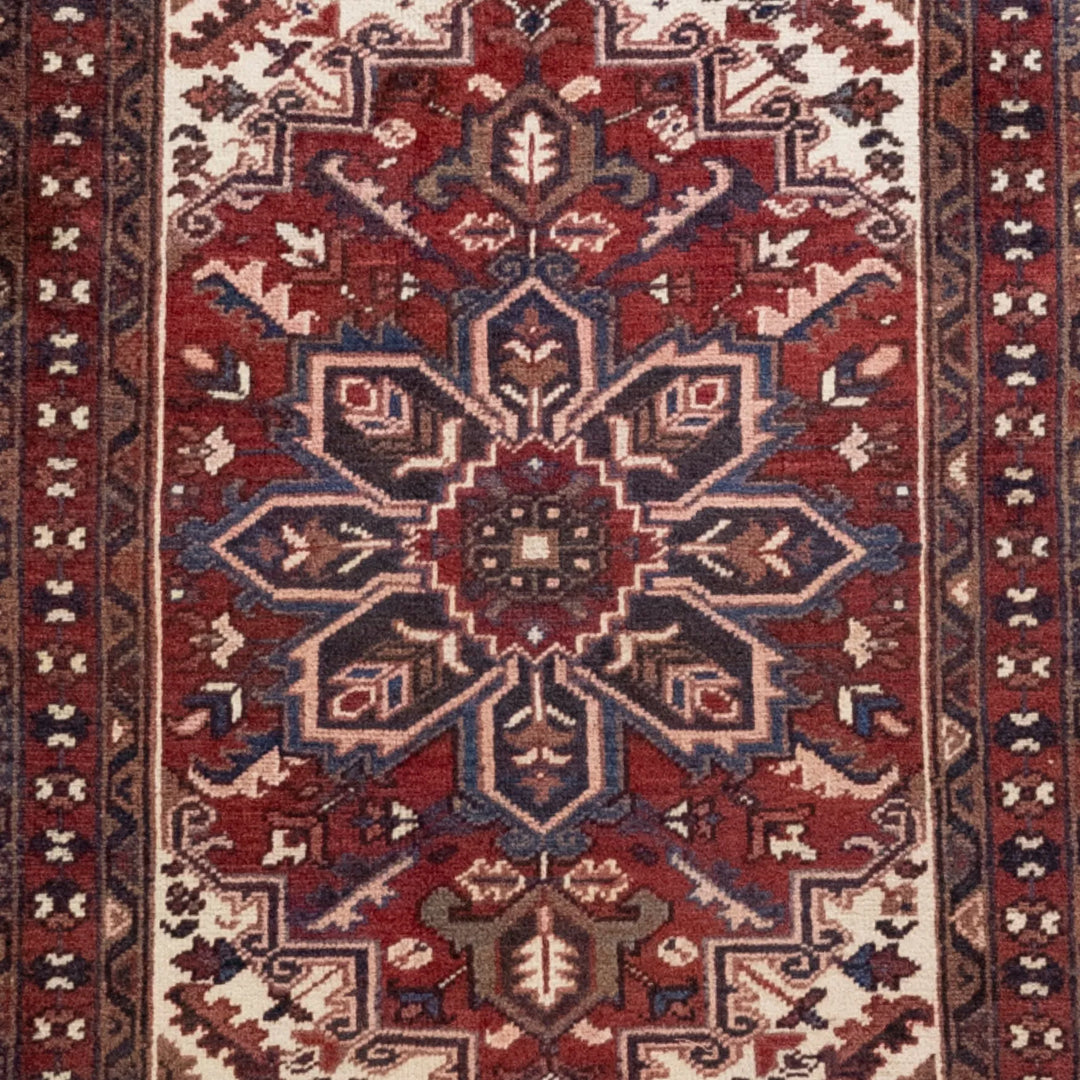 2' 11" x 4' 3" - RED AND RED HERIZ GEOMETRIC PERSIAN RUG ( 89 x 129 CM )