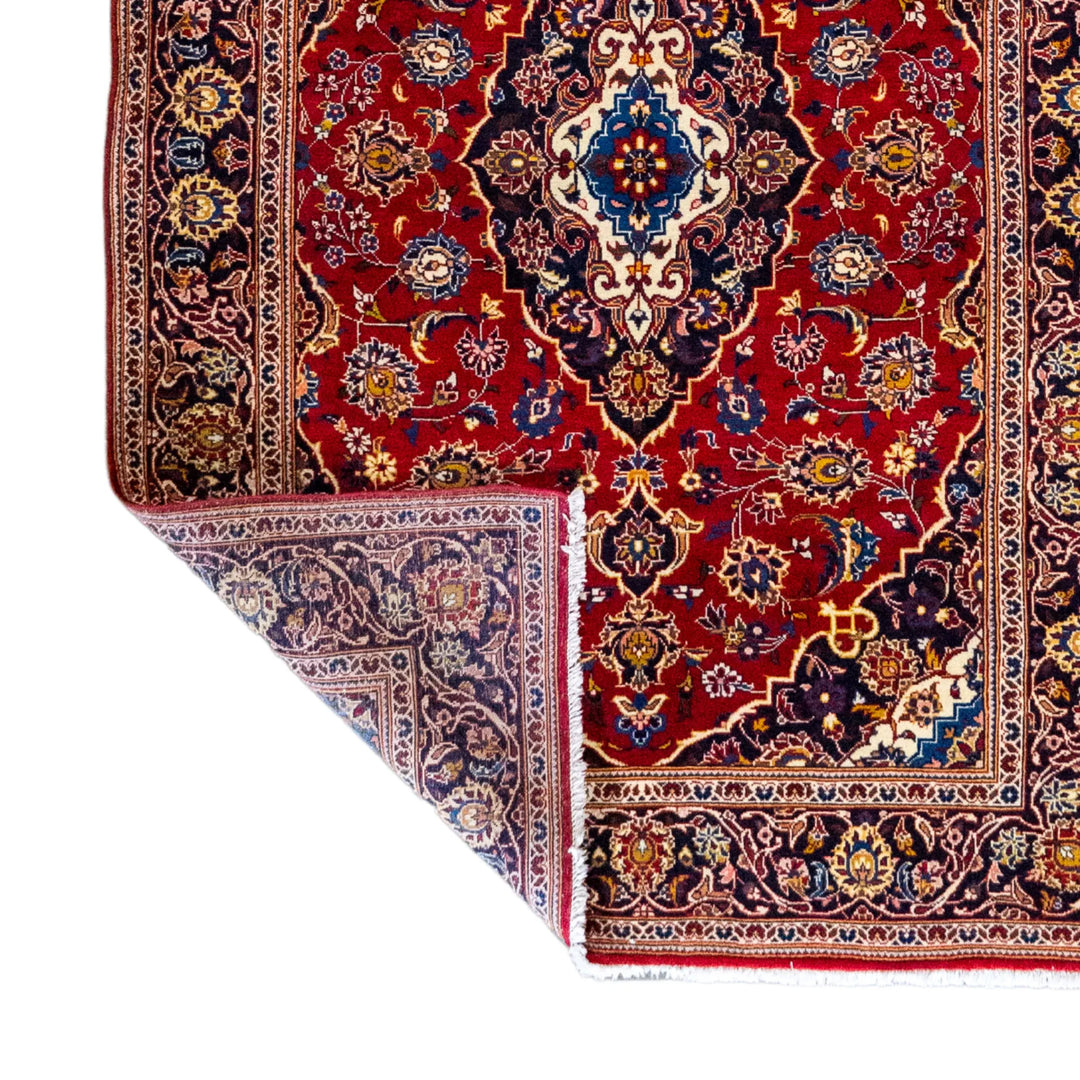 4' 8" x 7' 1" - RED AND NAVY KASHAN FLORAL PERSIAN RUG ( 142 x 216 CM )