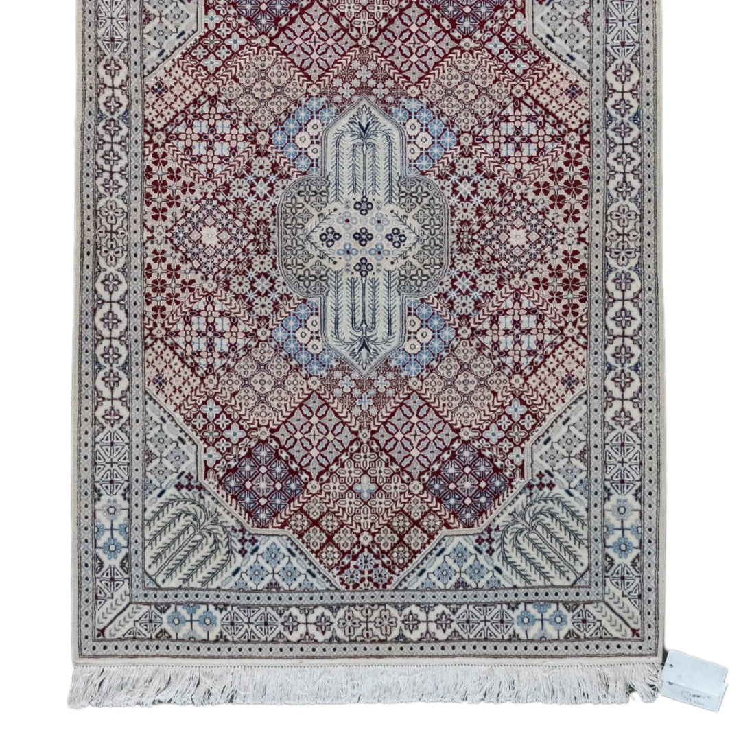 3' 5" x 4' 10" - RED AND GREEN NAEIN FLORAL PERSIAN RUG ( 104 x 147 CM )