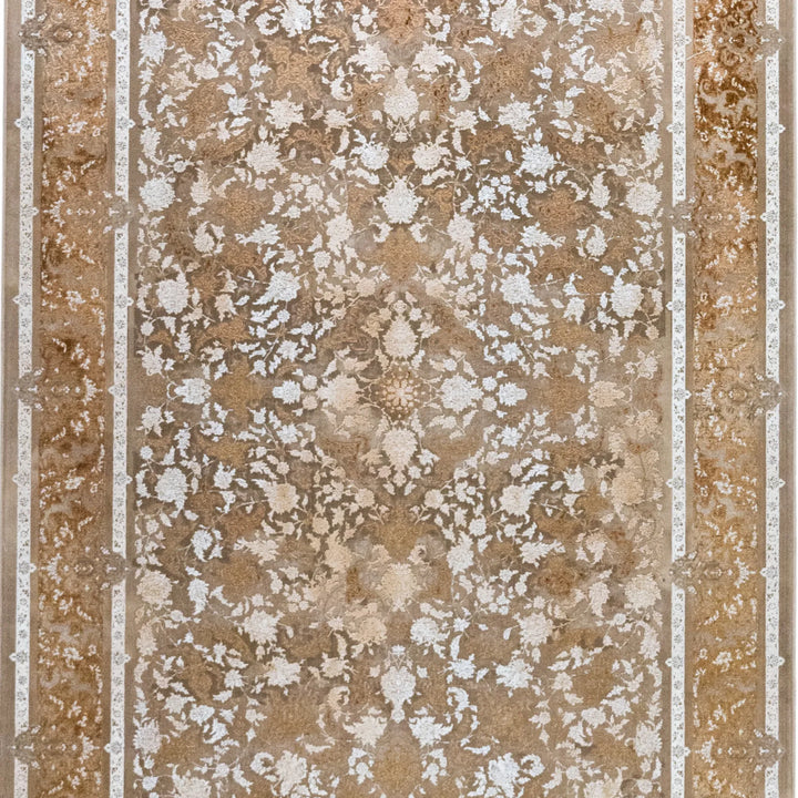 4' 11" x 7' 7" - WHITE AND BEIGE MACHINE MADE FLORAL TURKISH RUG ( 150 x 231 CM )