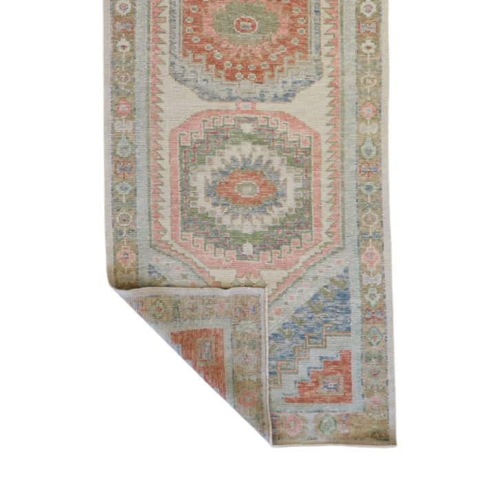 3'4" x 13'9" IVORY AND TAN OUSHAK GEOMETRIC TURKISH RUG